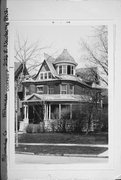 2126 E NEWBERRY BLVD, a Queen Anne house, built in Milwaukee, Wisconsin in 1902.