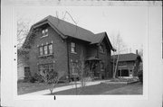 2220 E NEWBERRY BLVD, a Arts and Crafts house, built in Milwaukee, Wisconsin in 1920.