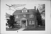 2316 E NEWBERRY BLVD, a Colonial Revival/Georgian Revival house, built in Milwaukee, Wisconsin in 1925.