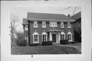 2620 E NEWBERRY BLVD, a Colonial Revival/Georgian Revival house, built in Milwaukee, Wisconsin in 1923.