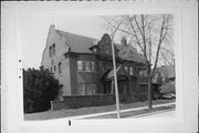 2628 E NEWBERRY BLVD, a German Renaissance Revival house, built in Milwaukee, Wisconsin in 1911.