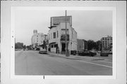 2017 E NORTH AVE, a Queen Anne tavern/bar, built in Milwaukee, Wisconsin in 1890.