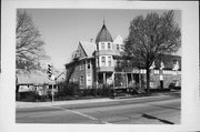2505-2507 N OAKLAND AVE, a Queen Anne house, built in Milwaukee, Wisconsin in 1892.