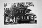 2825-27 E OKLAHOMA AVE, a American Foursquare duplex/two-flat, built in Milwaukee, Wisconsin in 1923.