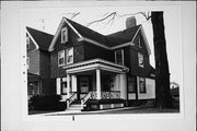 538 E OTJEN ST, a Queen Anne house, built in Milwaukee, Wisconsin in 1899.