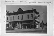 600-604 W LINCOLN AVE, a Queen Anne large retail building, built in Milwaukee, Wisconsin in 1898.