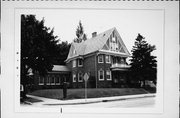 905 W LINCOLN AVE, a Queen Anne house, built in Milwaukee, Wisconsin in 1905.