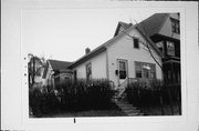 815 E LINUS ST, a Front Gabled house, built in Milwaukee, Wisconsin in 1892.