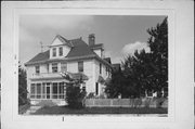 2506 E LOCUST ST, a Colonial Revival/Georgian Revival house, built in Milwaukee, Wisconsin in 1901.