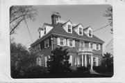 1040 SHERMAN AVE, a Colonial Revival/Georgian Revival house, built in Madison, Wisconsin in 1916.