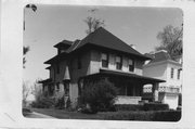 1028 SHERMAN AVE, a Prairie School house, built in Madison, Wisconsin in 1902.