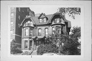 927-929 N MARSHALL ST, a Italianate apartment/condominium, built in Milwaukee, Wisconsin in 1890.