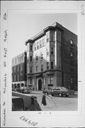610 E MASON ST, a Queen Anne apartment/condominium, built in Milwaukee, Wisconsin in 1898.