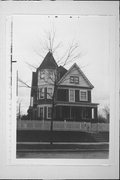 2325 W MCKINLEY AVE, a Queen Anne house, built in Milwaukee, Wisconsin in 1897.