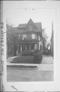 2726 W MCKINLEY BLVD, a Arts and Crafts duplex/two-flat, built in Milwaukee, Wisconsin in 1909.
