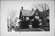 2903 W MCKINLEY BLVD, a Craftsman house, built in Milwaukee, Wisconsin in 1906.