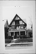 2908 W MCKINLEY BLVD, a Cross Gabled house, built in Milwaukee, Wisconsin in 1901.