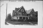 2932 W MCKINLEY BLVD, a Colonial Revival/Georgian Revival house, built in Milwaukee, Wisconsin in 1903.