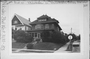 3131-3133 W MCKINLEY BLVD, a American Foursquare house, built in Milwaukee, Wisconsin in 1909.