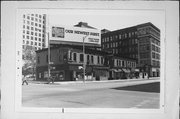 226-236 W MICHIGAN ST, a Italianate large retail building, built in Milwaukee, Wisconsin in 1885.
