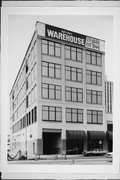 712 W MICHIGAN ST, a Commercial Vernacular warehouse, built in Milwaukee, Wisconsin in 1910.