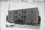 905 E PEARSON ST, a Neoclassical/Beaux Arts apartment/condominium, built in Milwaukee, Wisconsin in 1908.