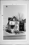2040-2042 W PIERCE ST, a Front Gabled duplex/two-flat, built in Milwaukee, Wisconsin in .
