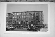 800 N PLANKINTON AVE (A.K.A. 108 W WELLS ST), a Queen Anne small office building, built in Milwaukee, Wisconsin in 1897.
