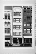 810 N PLANKINTON AVE, a Commercial Vernacular small retail building, built in Milwaukee, Wisconsin in 1917.