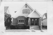 1509-1511 SPAIGHT ST, a Front Gabled duplex/two-flat, built in Madison, Wisconsin in 1930.