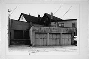 903-07 E POTTER AVE, a Astylistic Utilitarian Building garage, built in Milwaukee, Wisconsin in .
