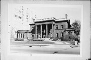 1584 N PROSPECT AVE, a Neoclassical/Beaux Arts house, built in Milwaukee, Wisconsin in 1903.