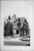 1629 N PROSPECT AVE, a Queen Anne house, built in Milwaukee, Wisconsin in 1888.