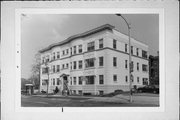 1982 N PROSPECT AVE, a Arts and Crafts apartment/condominium, built in Milwaukee, Wisconsin in 1911.