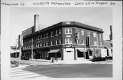 2201-2203 N PROSPECT AVE, a Commercial Vernacular tavern/bar, built in Milwaukee, Wisconsin in 1916.