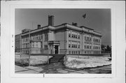 3600 W ROHR AVE, a Neoclassical/Beaux Arts elementary, middle, jr.high, or high, built in Milwaukee, Wisconsin in 1909.