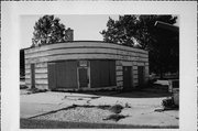 4924 W ROOSEVELT DR, a Art/Streamline Moderne gas station/service station, built in Milwaukee, Wisconsin in 1939.