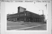 1127 W ST PAUL AVE, a Astylistic Utilitarian Building industrial building, built in Milwaukee, Wisconsin in 1912.