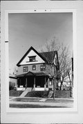 822 W SCOTT ST 822 W SCOTT ST, a Colonial Revival/Georgian Revival house, built in Milwaukee, Wisconsin in 1899.