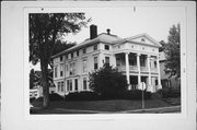 2705 N SHEPARD AVE, a Neoclassical/Beaux Arts house, built in Milwaukee, Wisconsin in 1895.