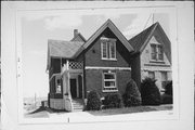 2700 S SHORE DR, a Gabled Ell house, built in Milwaukee, Wisconsin in 1892.