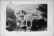 1024 E STATE ST, a Italianate house, built in Milwaukee, Wisconsin in 1875.