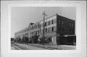 4601-4625 W STATE ST, a Astylistic Utilitarian Building industrial building, built in Milwaukee, Wisconsin in 1928.
