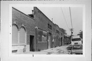 2055-2071 N SUMMIT AVE, a Astylistic Utilitarian Building garage (residential), built in Milwaukee, Wisconsin in 1909.