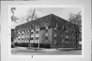 2131 N SUMMIT, a Late-Modern apartment/condominium, built in Milwaukee, Wisconsin in 1965.