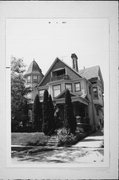 2723 N SUMMIT AVE, a Queen Anne house, built in Milwaukee, Wisconsin in 1894.