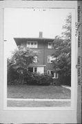 3307 N SUMMIT AVE, a Prairie School house, built in Milwaukee, Wisconsin in 1903.