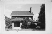 3482 N SUMMIT AVE, a Craftsman house, built in Milwaukee, Wisconsin in 1921.