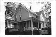 412 S BREARLY, a Gabled Ell house, built in Madison, Wisconsin in 1907.