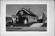 1724 N WARREN AVE, a Bungalow house, built in Milwaukee, Wisconsin in .
